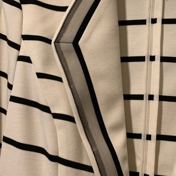 WHITE HOUSE BLACK MARKET STRIPED PONTE BLAZER SIZE 10 NEW NO TAGS! - Picture 6 of 6